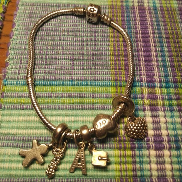 Pandora Bracelet with 6 Charms - Picture 3 of 3